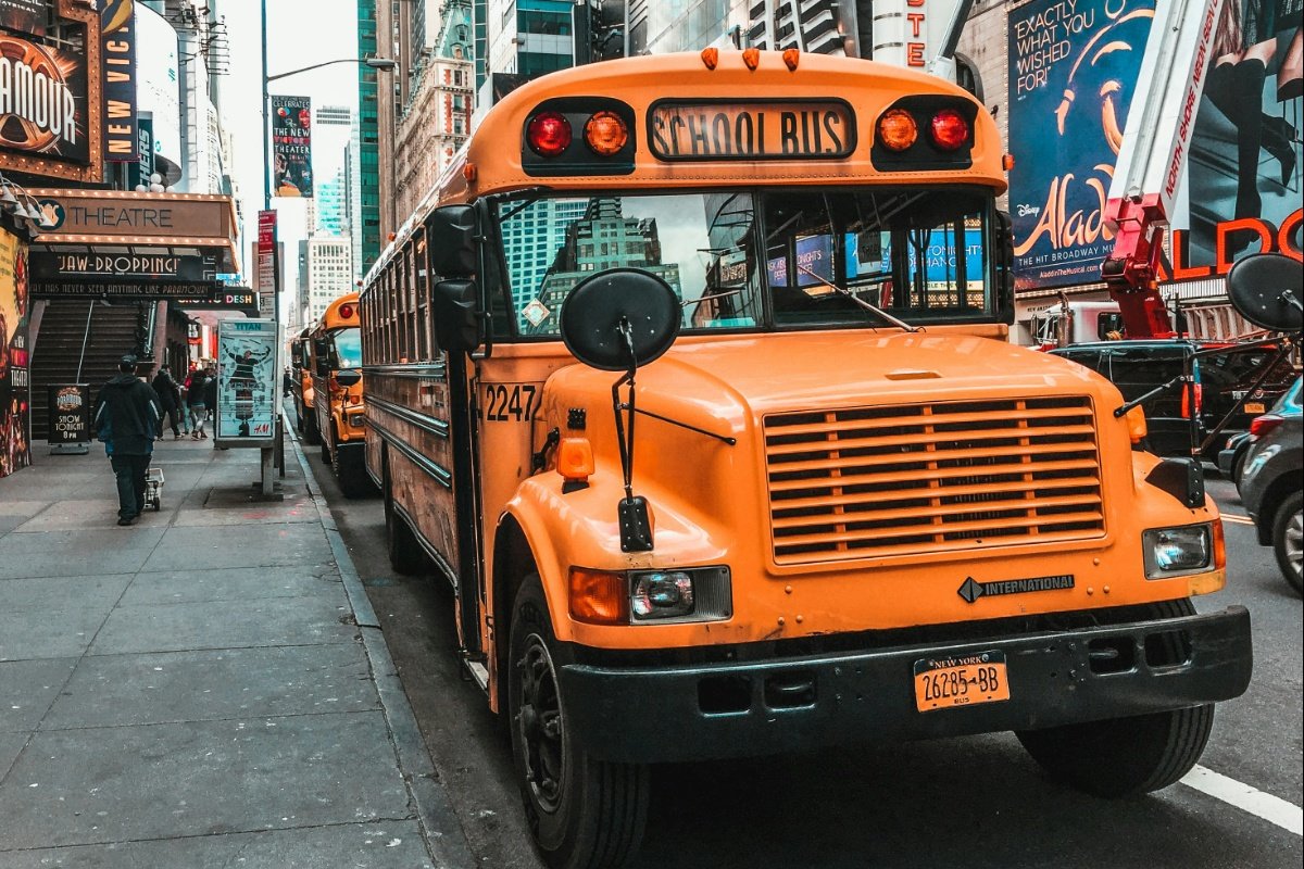 Un viaje a través del tiempo: la fascinante historia del autobús escolar